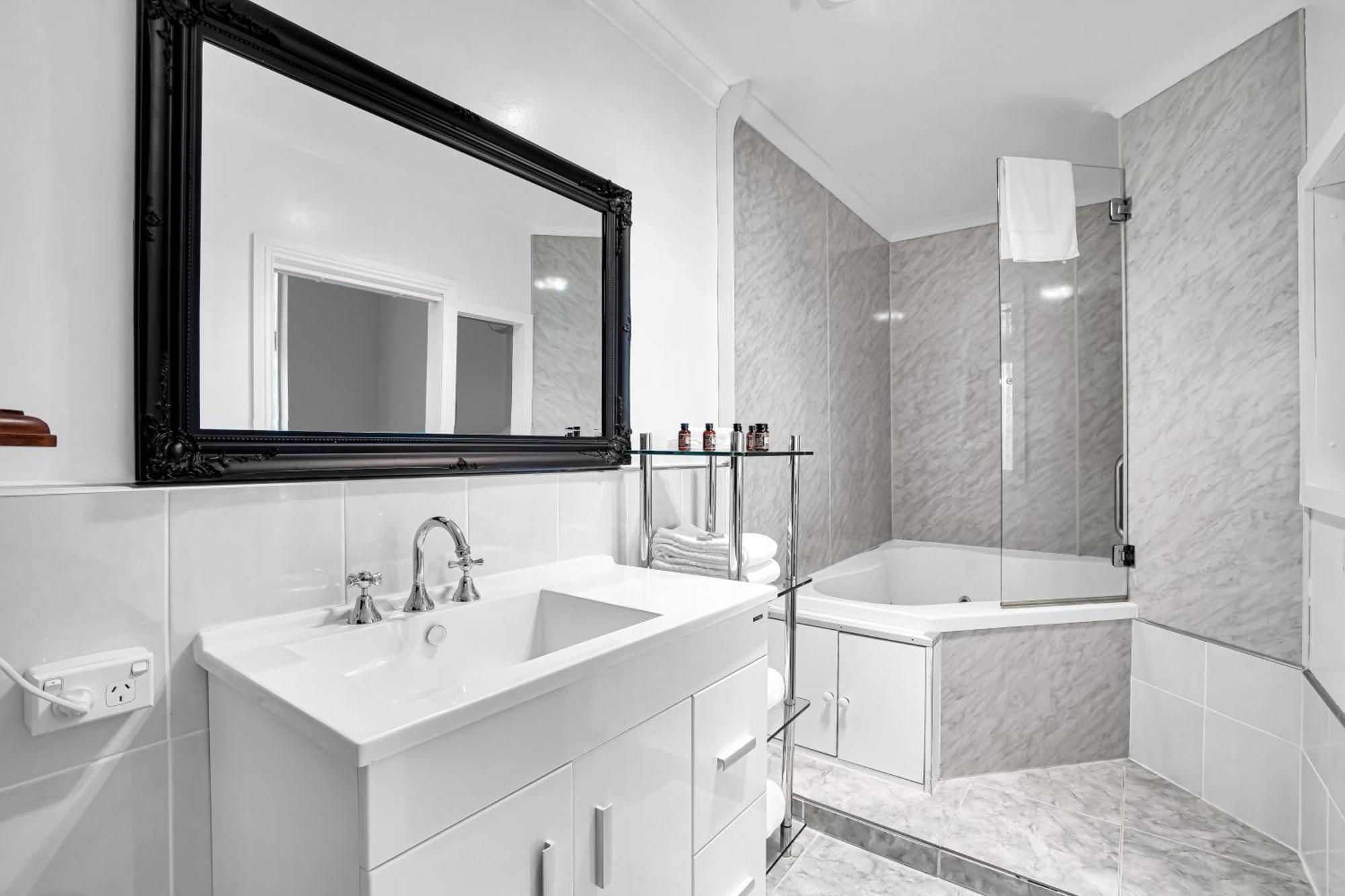 Bischoff Hotel Waratah Ngoại thất bức ảnh