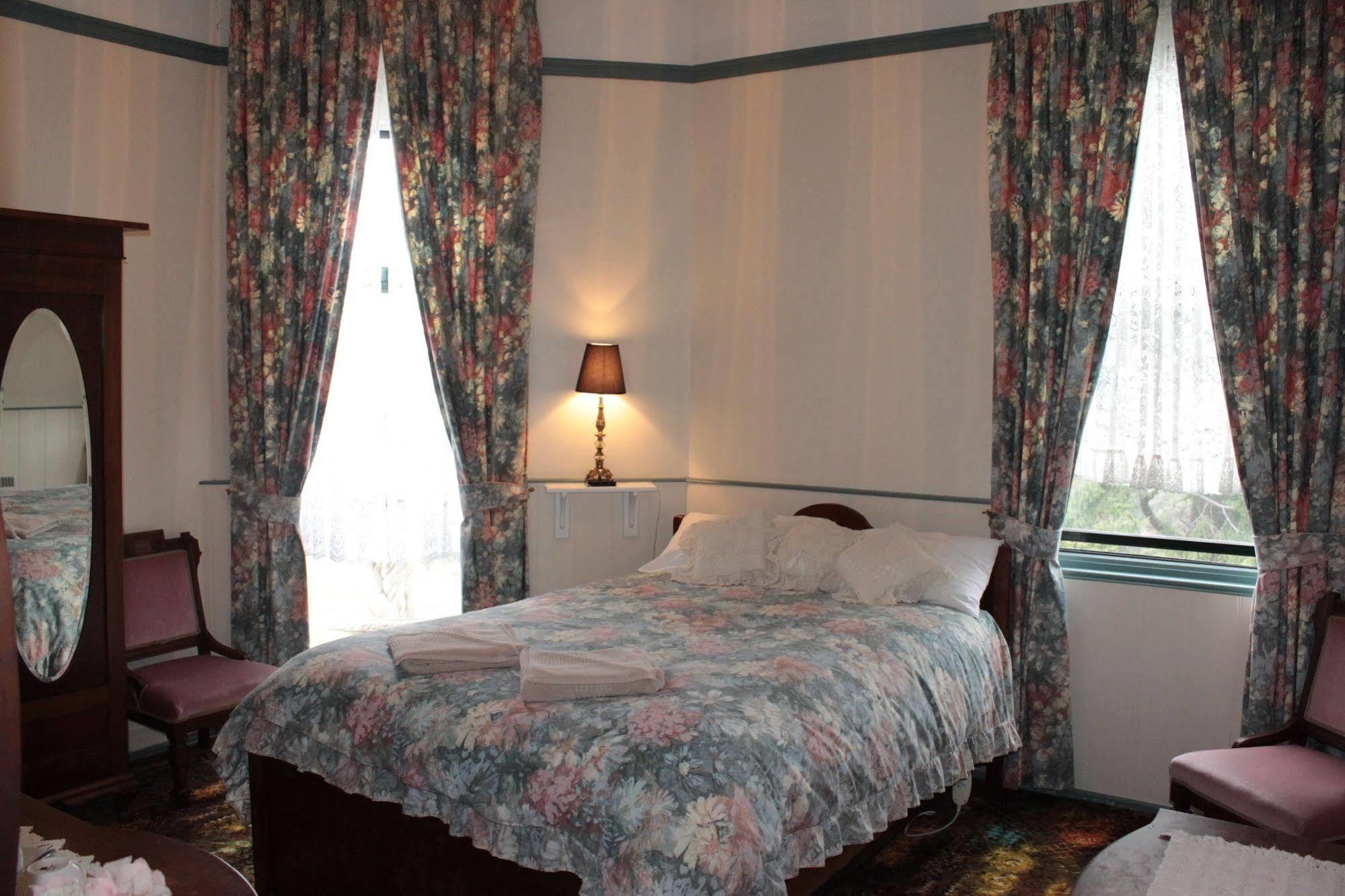 Bischoff Hotel Waratah Ngoại thất bức ảnh