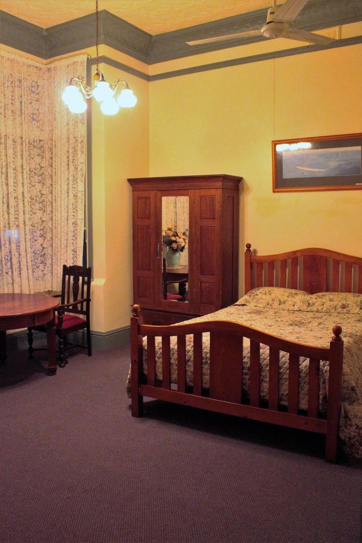 Bischoff Hotel Waratah Ngoại thất bức ảnh