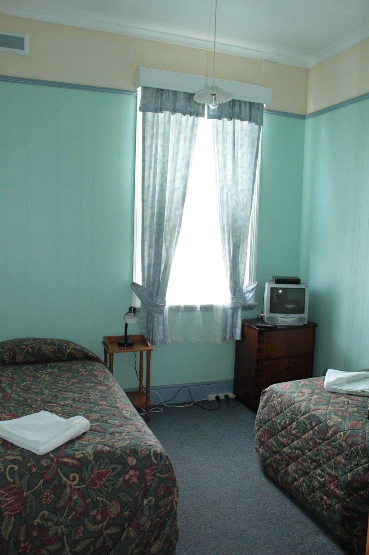 Bischoff Hotel Waratah Ngoại thất bức ảnh